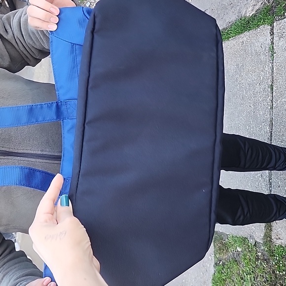 LL Bean Duffle Bag 0FVL2 Double Handle Shoulder Tote Zip Top Blue Nylon Used Onc - Picture 10 of 12